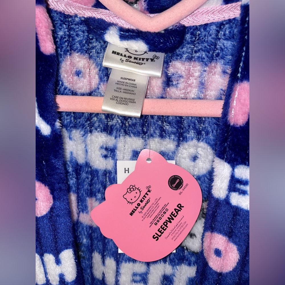 🆕 Hello Kitty robe - Picture 4 of 4